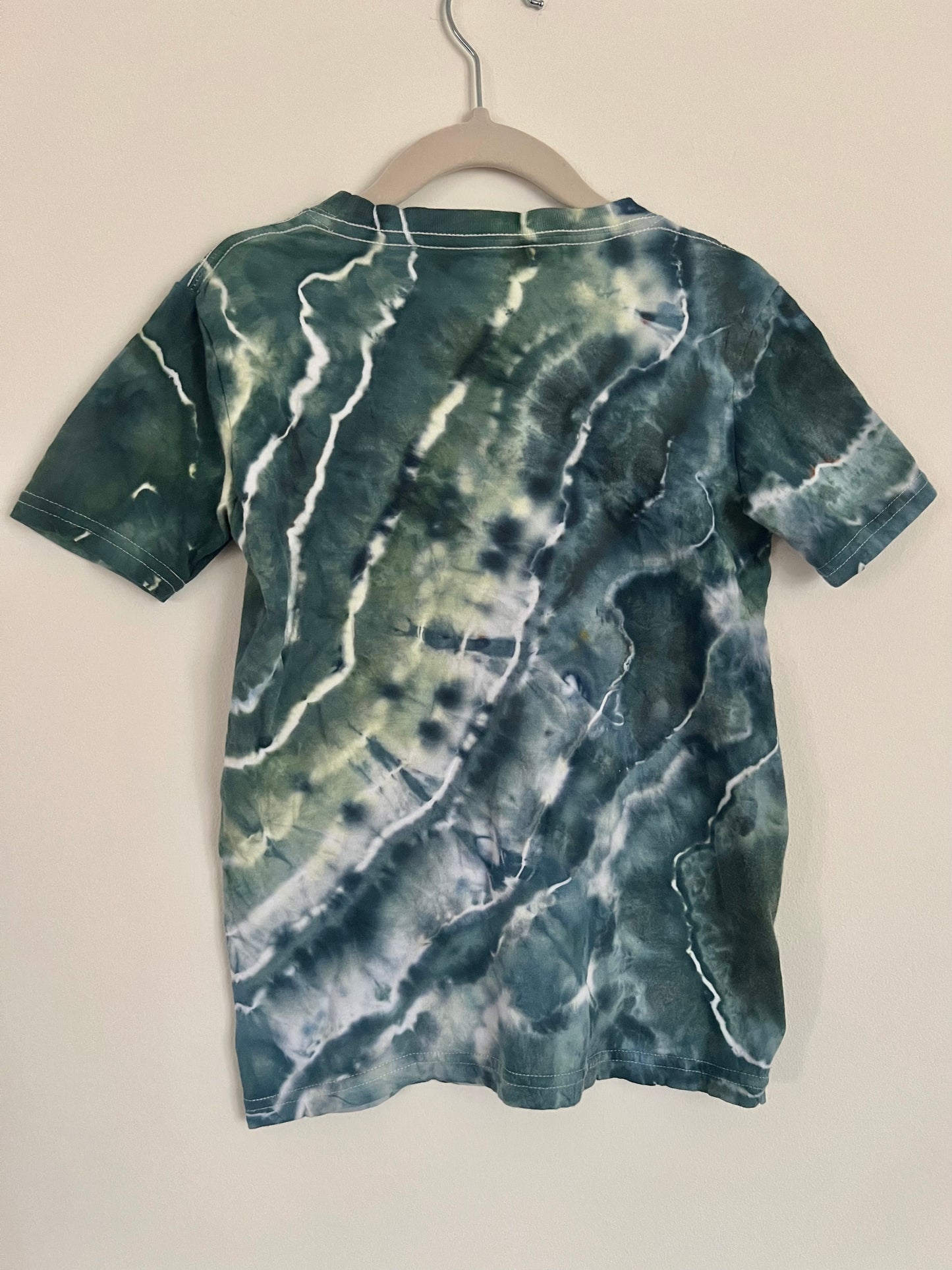 Medium(8) Kids Blue Forrest T-shirt