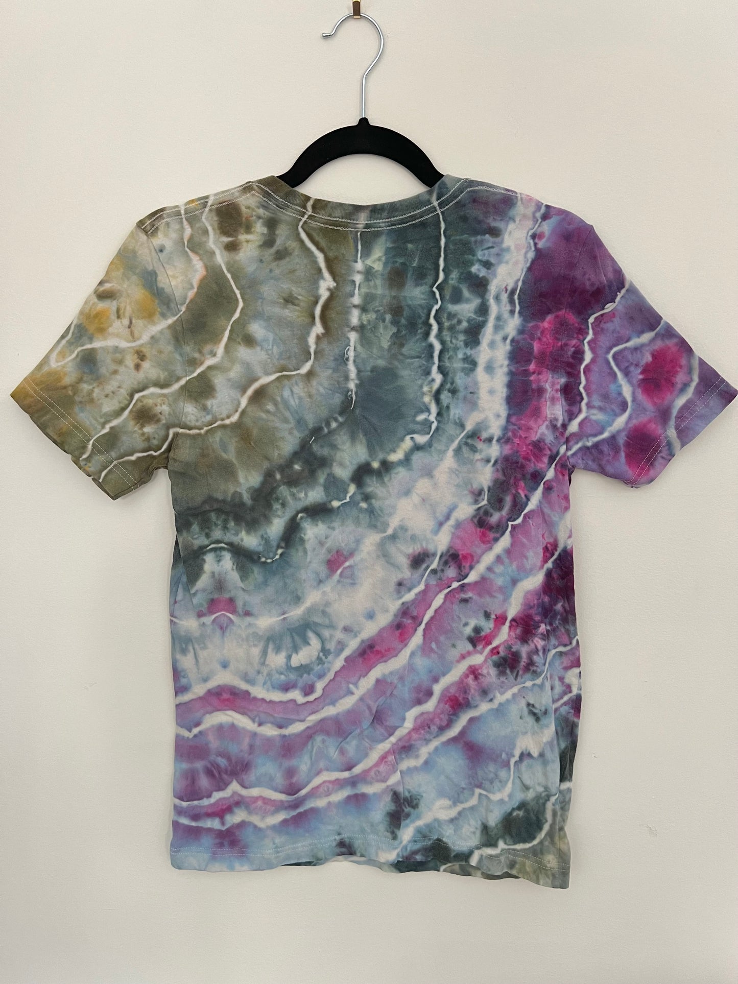 Small-Fuchsia Waters T-Shirt